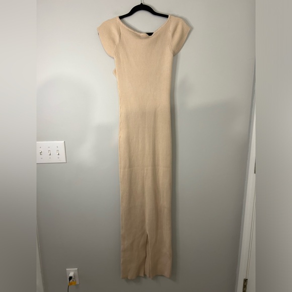 NWT Peppermayo Vanessa Knit Midi Dress in Ivory - Picture 5 of 7